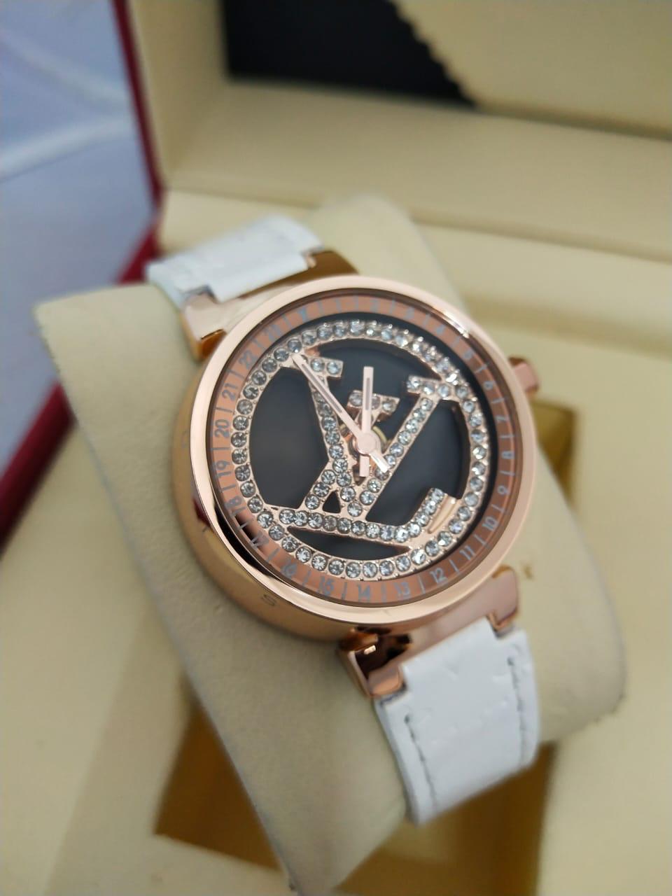 Fashionable Women Louis Vuitton Watch Round Dial (SW415) - KDB Deals